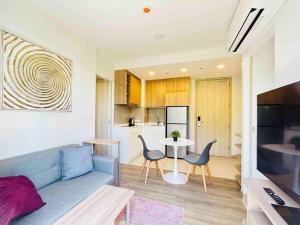 Sky park 2 BR lake view