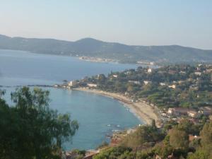 LE LAVANDOU ST CLAIR MAZET CLIM 5 pers 500 m de mer