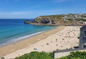 Quirky Little Hidden Den Near Beaches & Walks - family home - Nancekuke