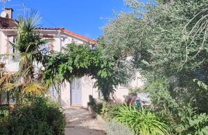 Appartements Studio avec jardin a 10 mn a pied du centre ville : photos des chambres