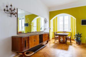 CentralStation - Via Lazzaroni