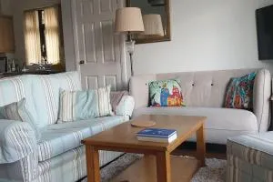 Seafront apartment, ground floor, free parking - Widows Row