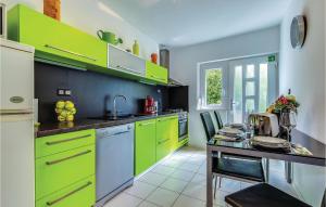 2 Bedroom Awesome Apartment In Selce 