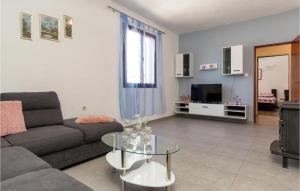 2 Bedroom Beautiful Home In Sikici 