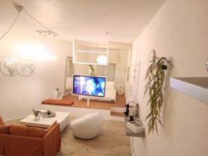 The Luxury White Suite
