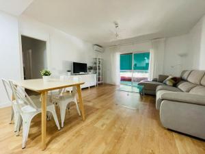 Minimal apartment costa tropical