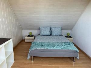 Appartements Duplex F2 - proche GARE TGV : photos des chambres