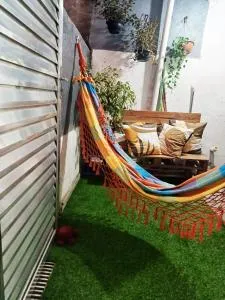 casinha linda, 3 camas p 4 hóspedes próx do metrô - Poá