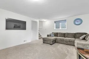 Modern 1 Bedroom + Den in Cambridge - Paris