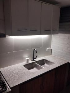 dpto faro con pileta climatizada a 300 mts de la playa