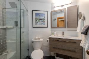 Casa Creekside - Walk to Gondola, Shops, lakes!