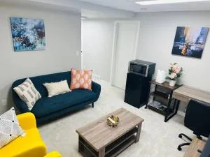 1 Bedroom modern basement suite with private entrance - Dufresne