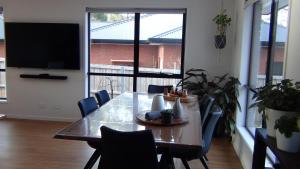 Tranquil Retreat 10 Min to Hobart-WIFI Smart TV