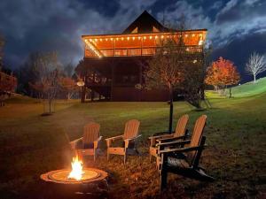 Beautiful Cabin near New River with Mountain Views!