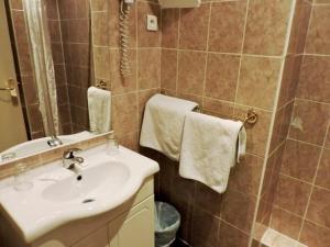 Hotels Hotel de l'Aveyron : photos des chambres