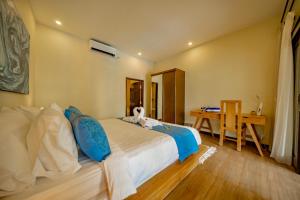 Villa Domino - *NEW* Luxurious 2BR w Pool @Central Seminyak