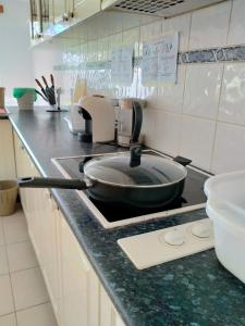 4 Bedroom, 3 bath room home in Kingswood NSW, free WIFI Internet, free parking