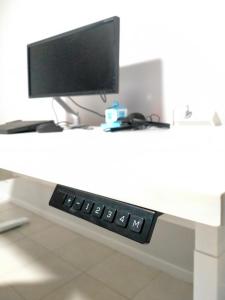 4 Bedroom, 3 bath room home in Kingswood NSW, free WIFI Internet, free parking