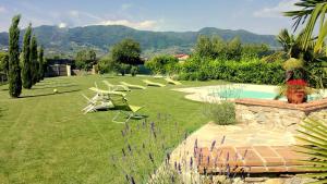 Villa In Lucca placed in a residential area,services nearby