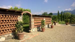 Villa In Lucca placed in a residential area,services nearby