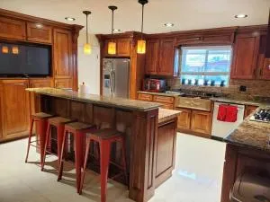 Spacious West El Paso 19 min from Airport, Fort Bliss Military Base - Montoya