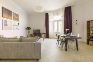 Designer Dream Home with Balcony at Vaci Street