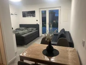 Schöne gemütliche Wohnung, Ferienwohnung in ruhiger Lage - Winzer