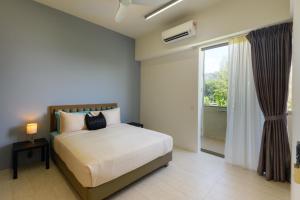 By The Sea Beach Front Apartment