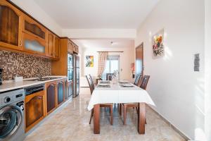 White Pearl Apolakkia 2