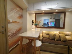 2BR SMDC Trees Residences - Relaxing Stay near SM Fairview