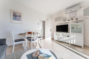 Tranquil 2BR Coastal Bliss