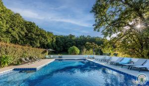 Gîtes Domaine des 4 Mas - LA HOWLITE - LE LARIMAR - LAMAZONITE