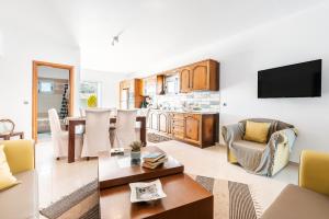 Blue Pearl Apolakkia 1