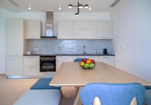 Villa Blauw with Infinity Pool & Sea Views