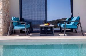 Villa Blauw with Infinity Pool & Sea Views