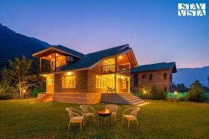 Riverfront Retreat - Qaraar by VEO, StayVista - 4BHK Villa with BBQ & Bonfire