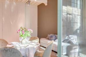 1597 Medieval modern house