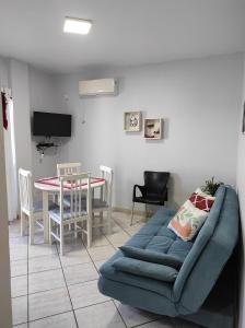 APTO 50M PRAIA- 4 PESSOAS, WIFI, SACADA, CHURRASQUEIRA, GARAGEM PARA VEICULOS PEQUENOS - Residencial Roveda