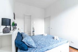 MI8 -10 minutes from the Duomo- Large Apartment