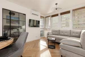 Warsaw City Life Apartment Bagno by Renters