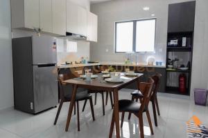 JB City Family Suite Danga Bay by Cowidéa