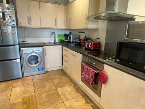 Modern duplex with great views of the river Thames