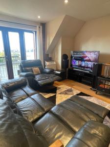 Modern duplex with great views of the river Thames