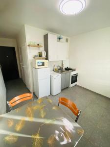 Real Home Apartments- Geroiv Dnipra Metro Station