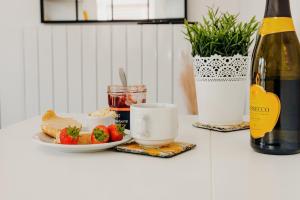 Superb Guest Suite in Caldicot with Parking