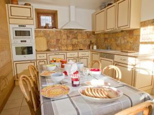 Appartement spacieux 3 pièces avec Wi-Fi et parking à Saint-Chaffrey - FR-1-762-16