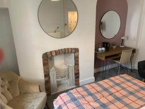 InTown - 60 second walk 2 Minster!