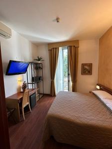 Double Room with Balcony room in Hotel Aspromonte