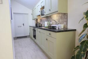 Orchard Nook - Sleeps 4, 2 Bedrooms (one ensuite)