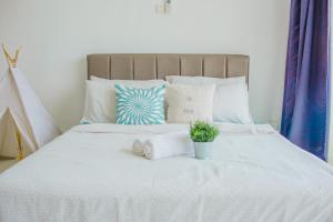 -Lake View- Mount Austin IKEA Toppen 10 mins - B108